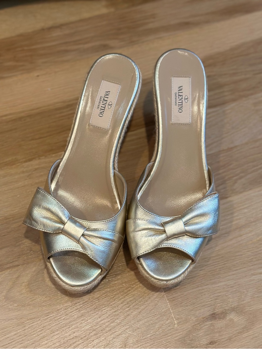 Valentino Garavani Gold Leather Bow Espadrille Wedges EU 39
